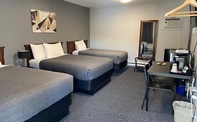 Monashee Lodge